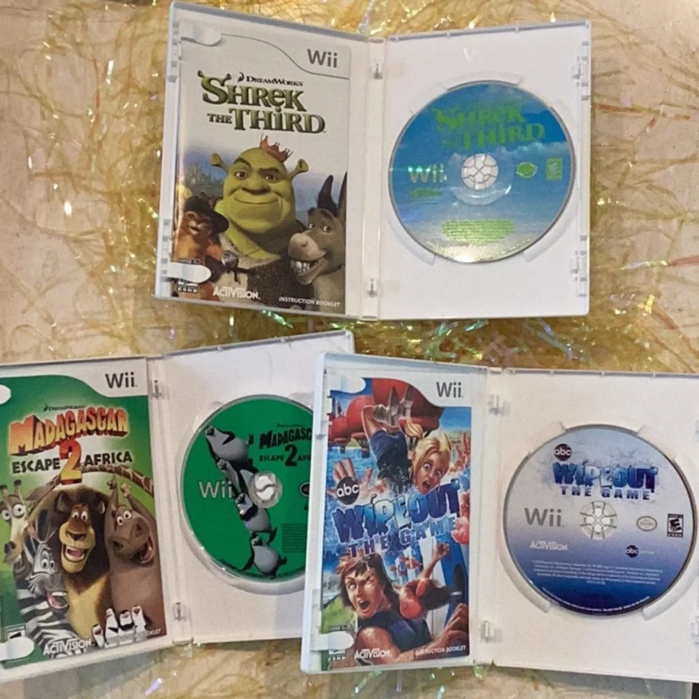 Shrek The Third Nintendo Wii Game & Madagascar Escape 2 Africa & Wipeout Games